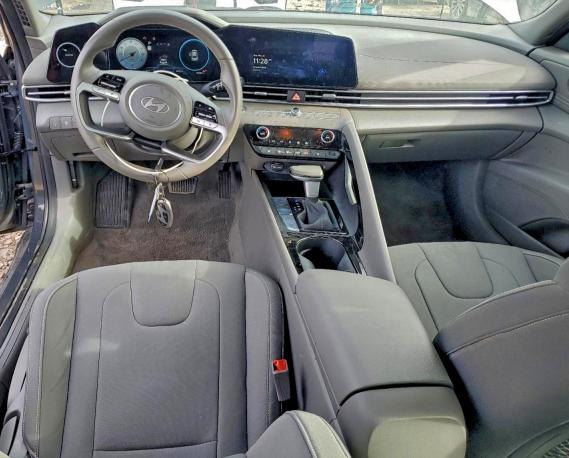 2025 HYUNDAI ELANTRA SE #3297901820