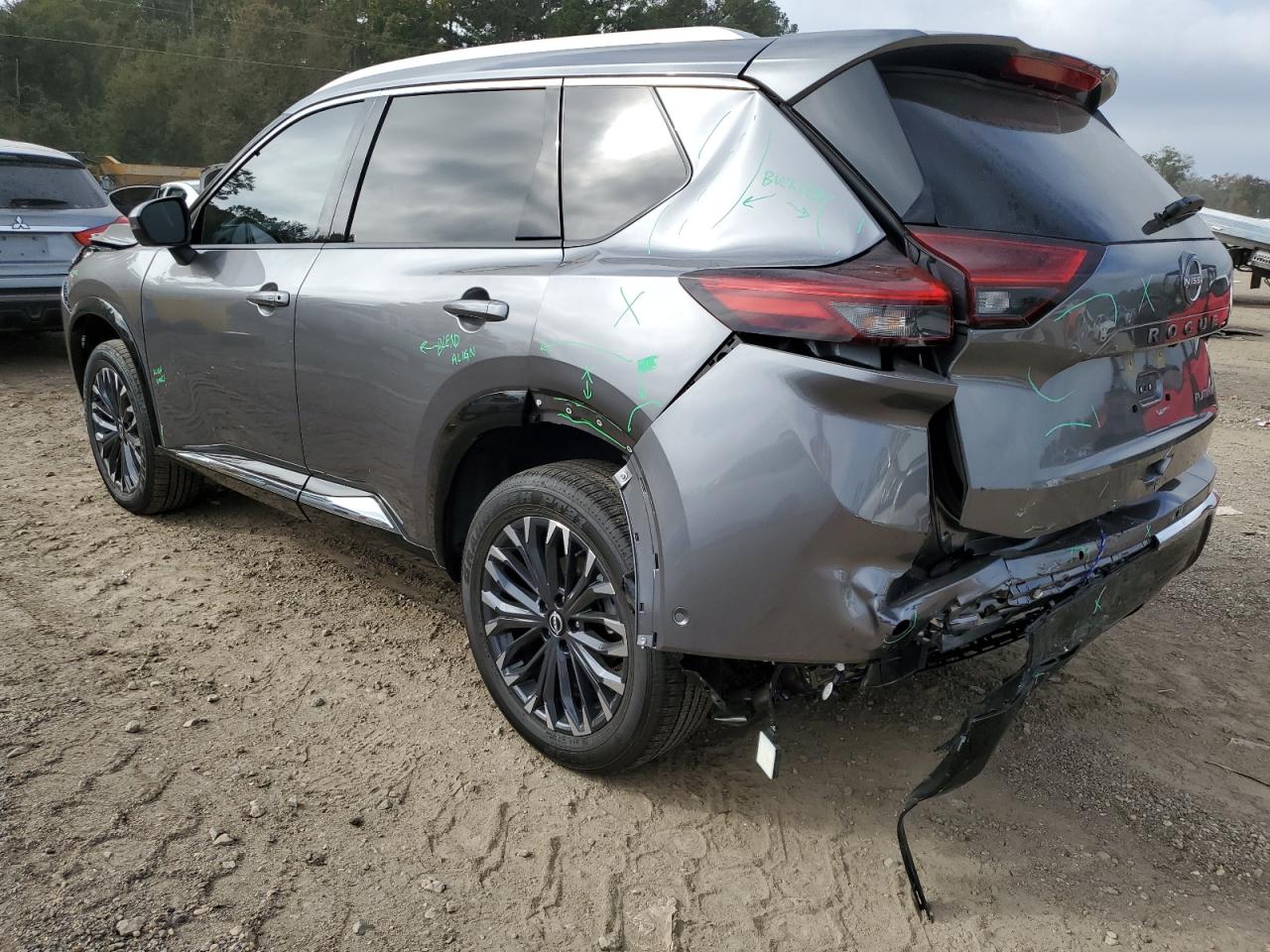 NISSAN ROGUE PLATINUM