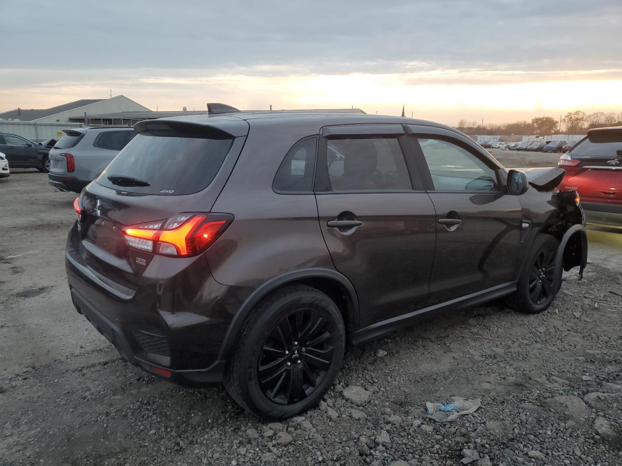 MITSUBISHI OUTLANDER ES