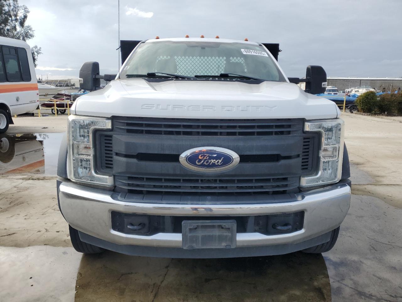 FORD F-550 SUPER DUTY
