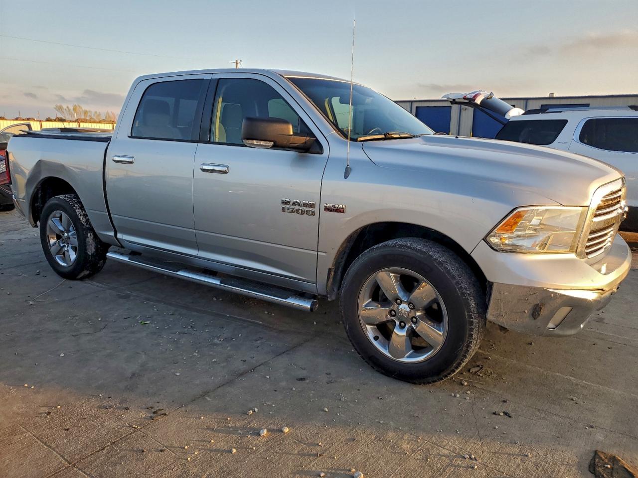 RAM 1500 SLT