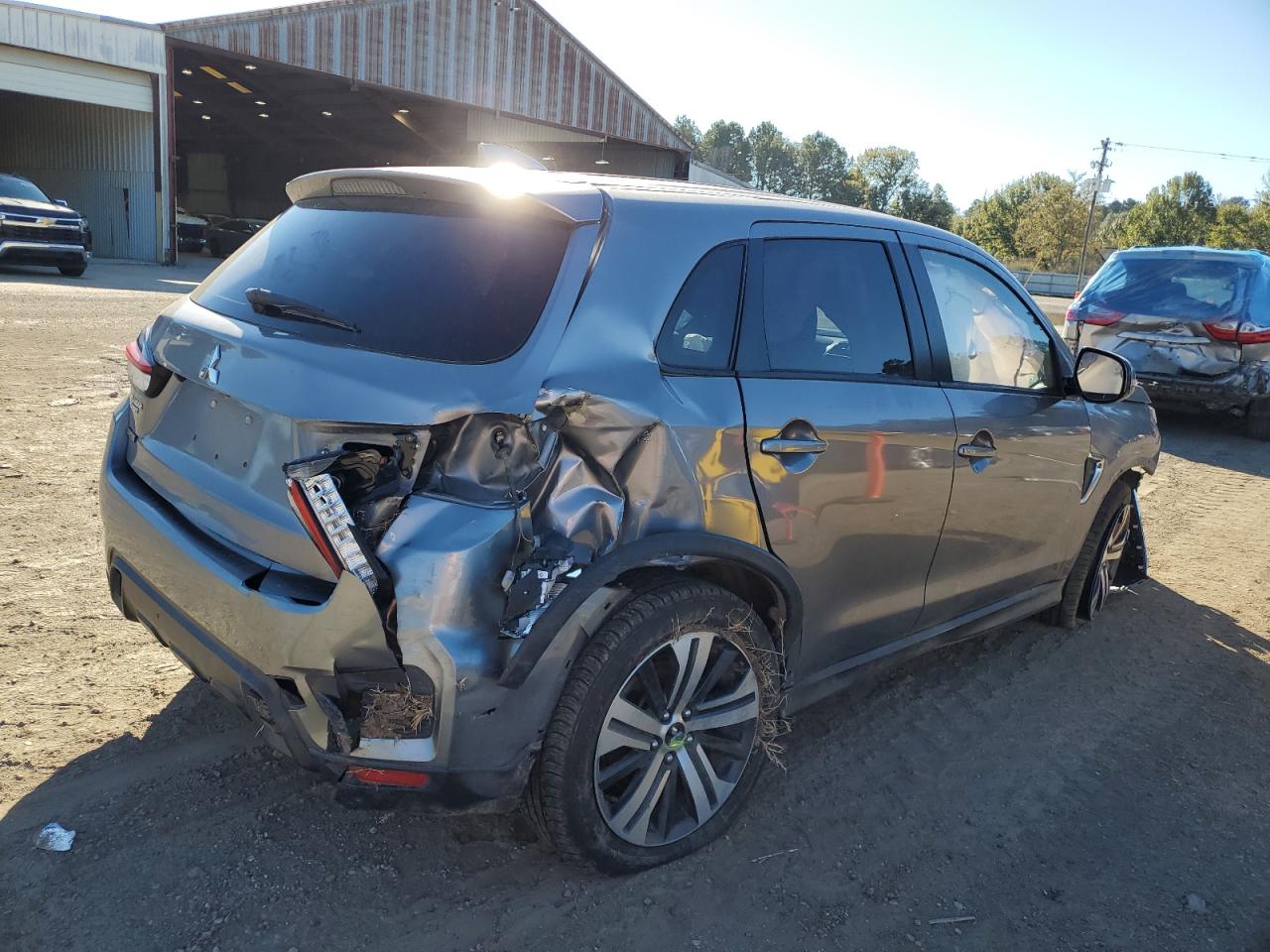 MITSUBISHI OUTLANDER SE