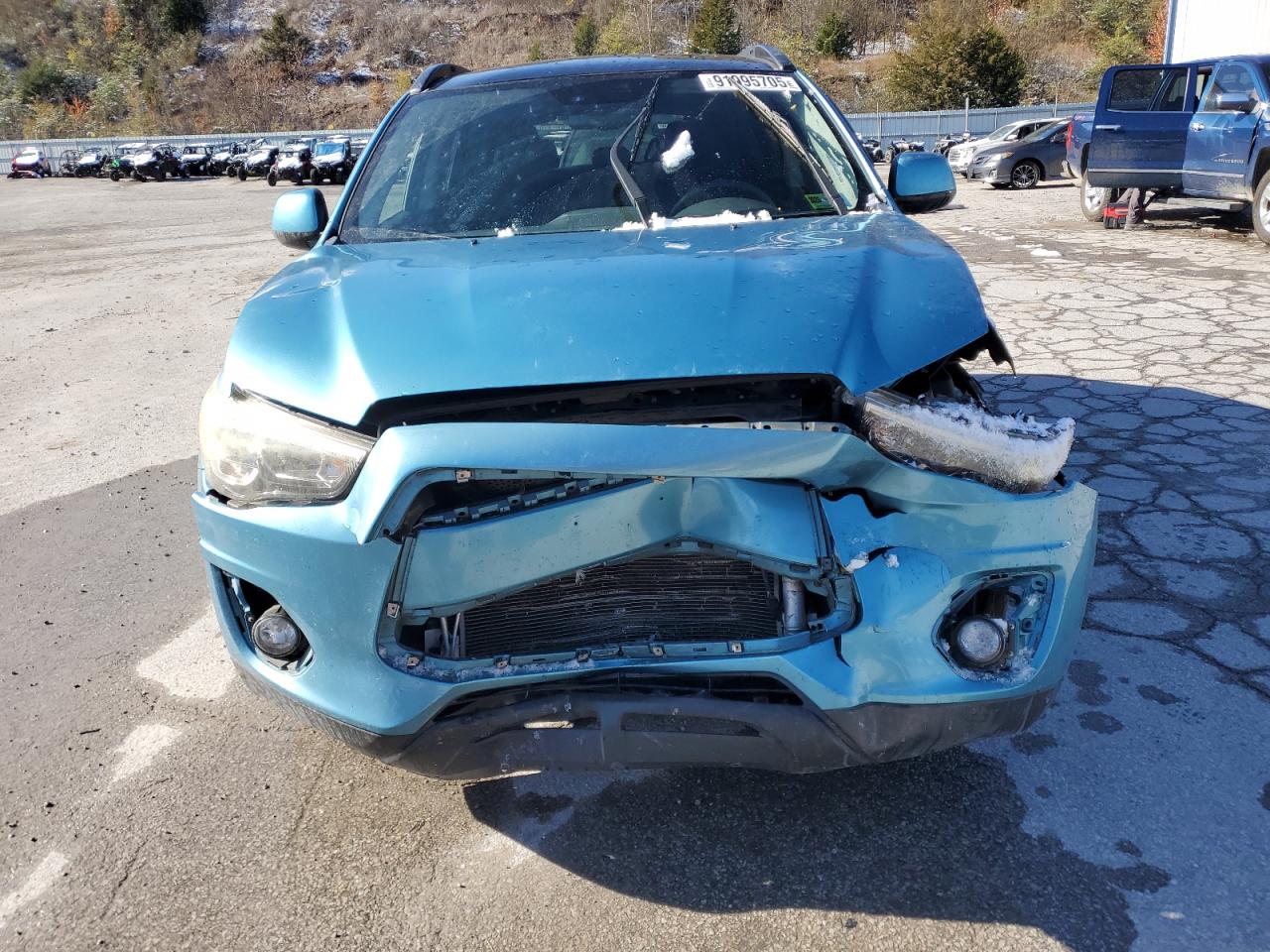 MITSUBISHI OUTLANDER SE