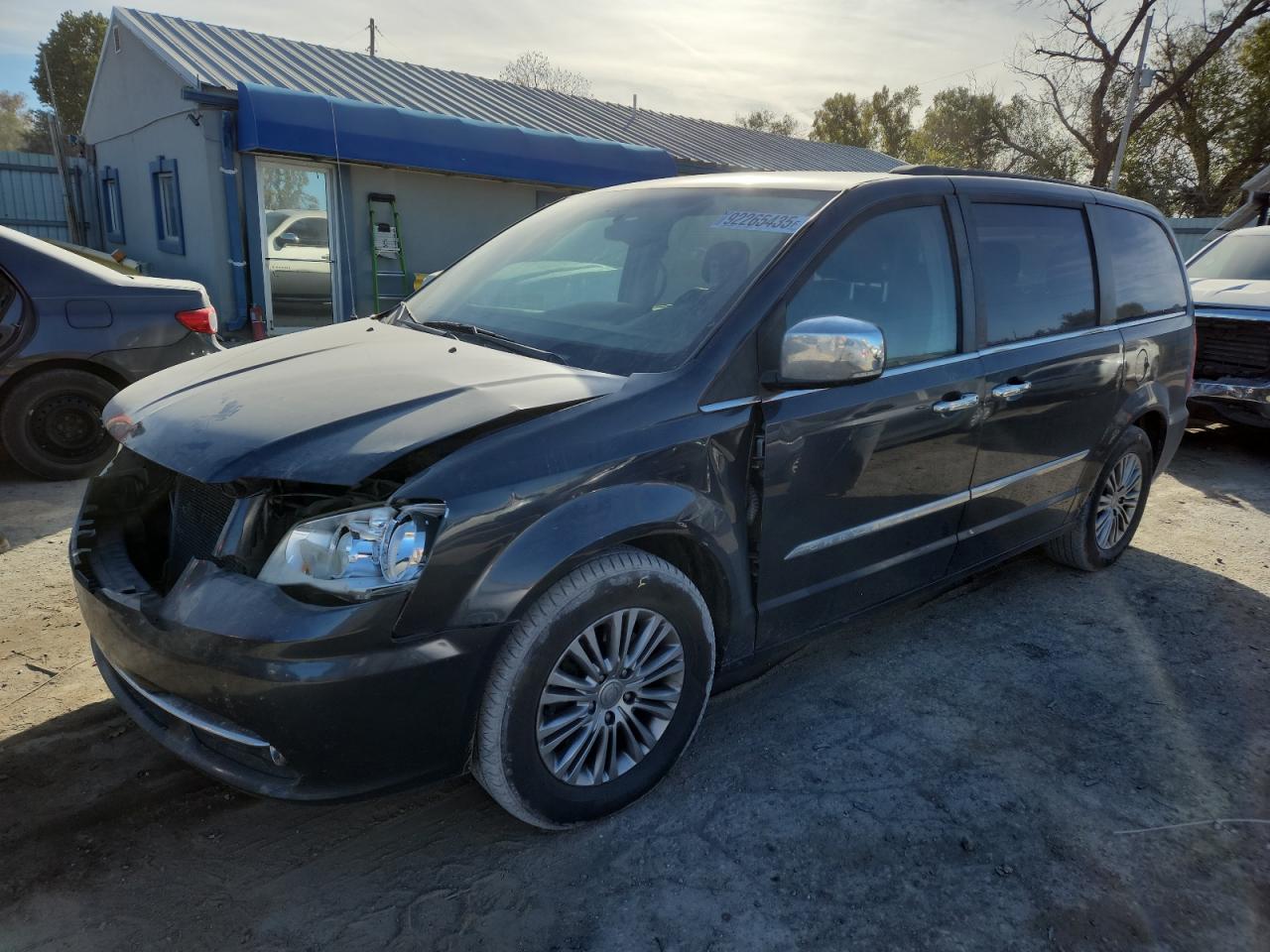 CHRYSLER TOWN & COUNTRY TOURING L