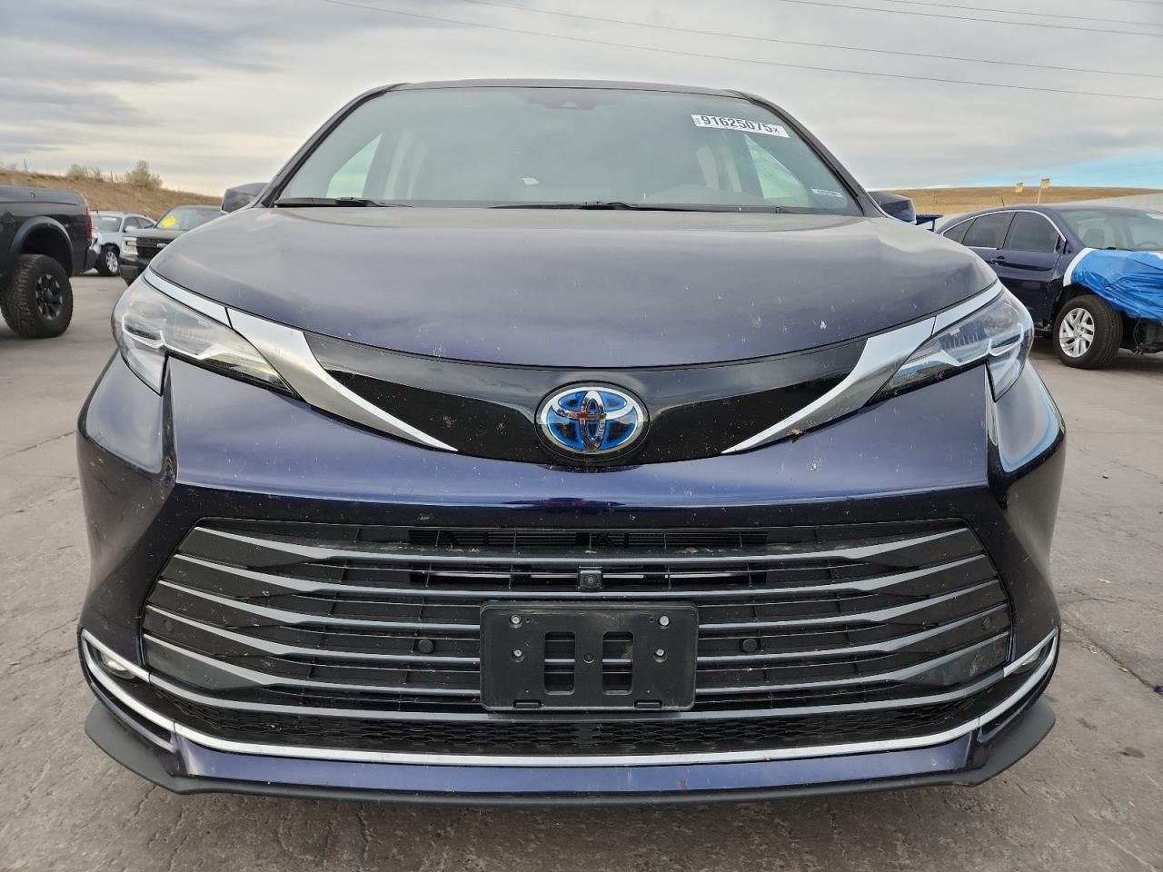 Lot #3285016929 2024 TOYOTA SIENNA LIM