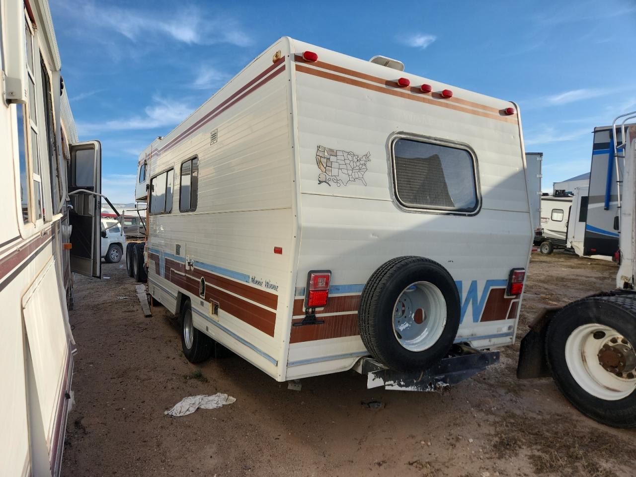 Lot #3286542145 1978 WINNEBAGO MINNIEWINN