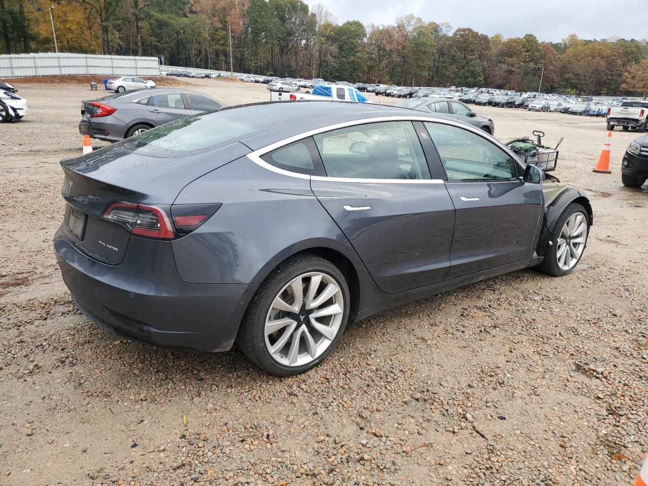 TESLA MODEL 3