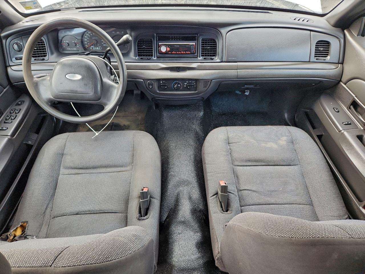 Lot #3304566471 2004 FORD CROWN VICT