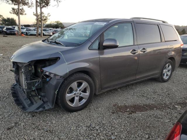 TOYOTA SIENNA LE