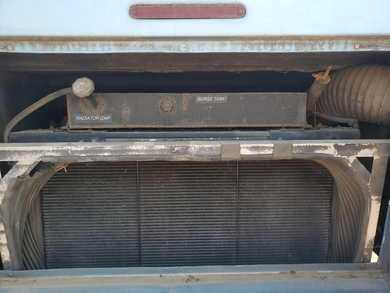 Lot #3283903352 2000 SAFARI MOTORHOME