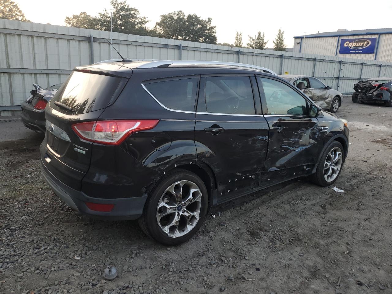 FORD ESCAPE TITANIUM
