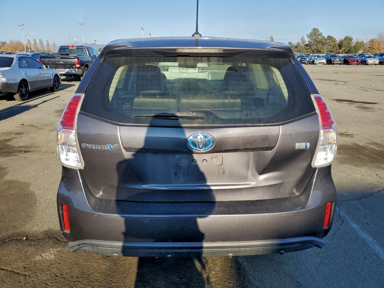 TOYOTA PRIUS V