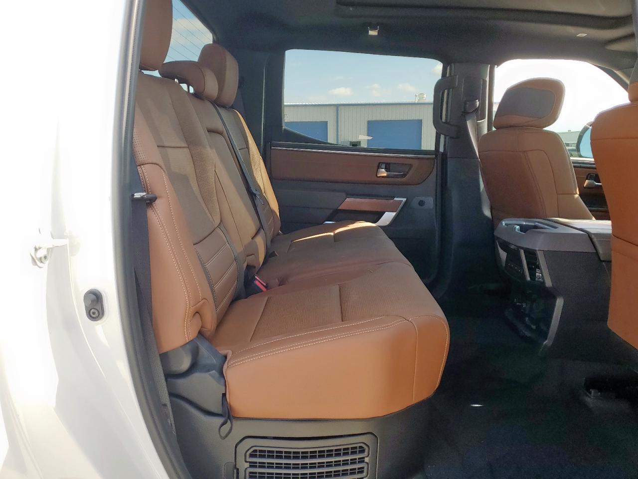 TOYOTA TUNDRA CREWMAX PLATINUM