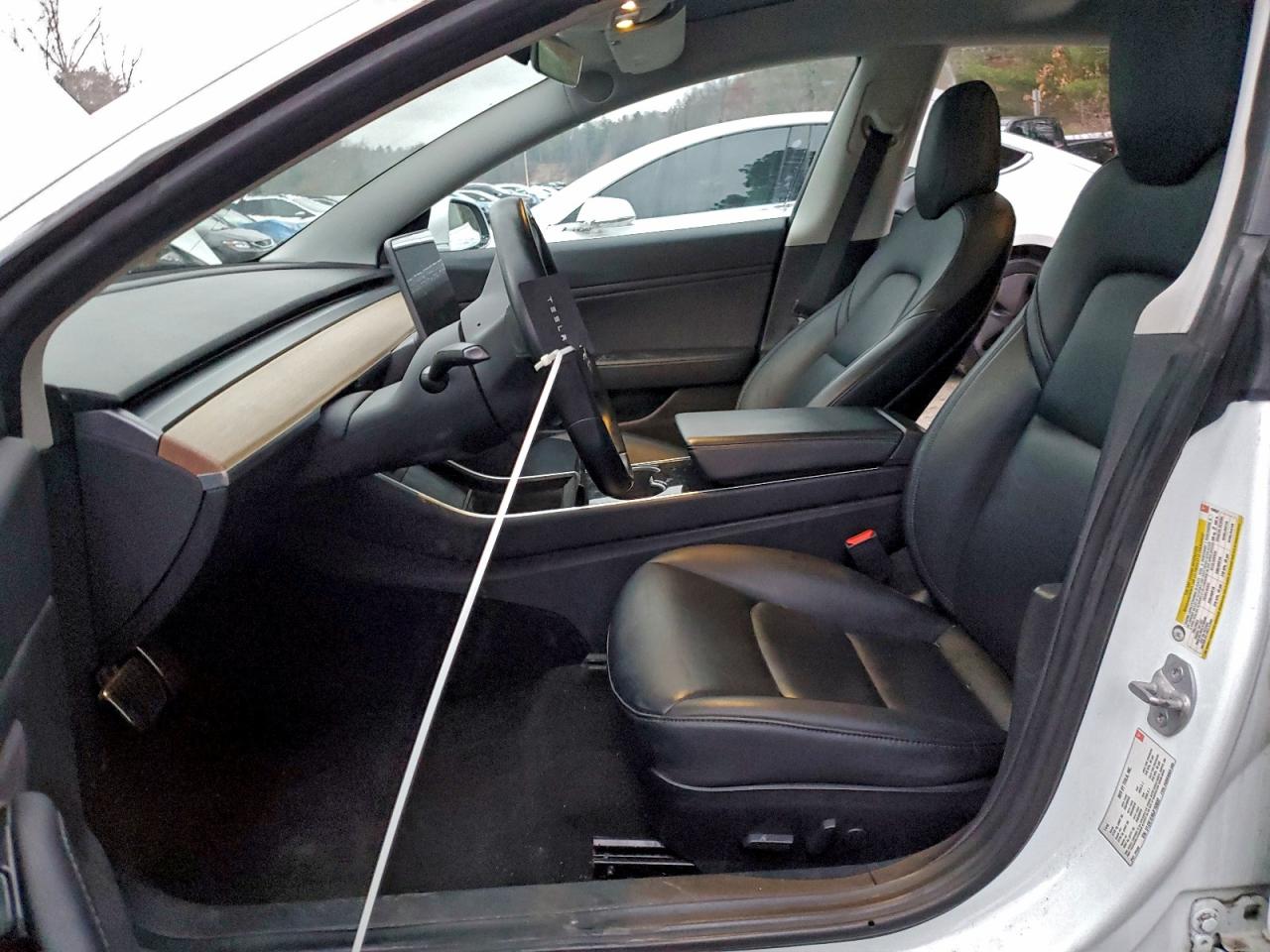 Lot #3304539437 2018 TESLA MODEL 3