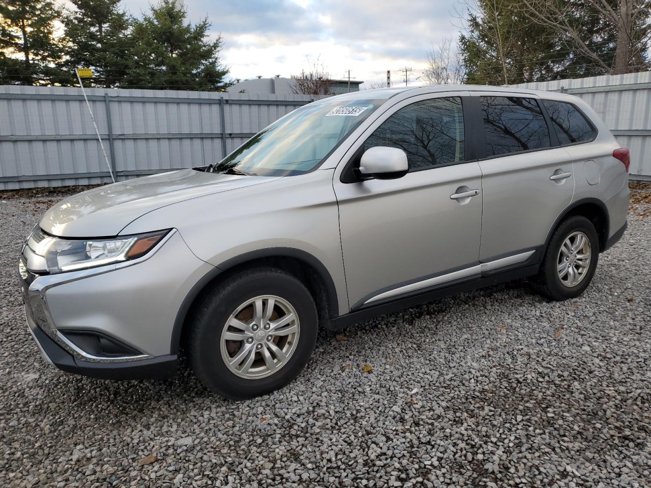 MITSUBISHI OUTLANDER ES