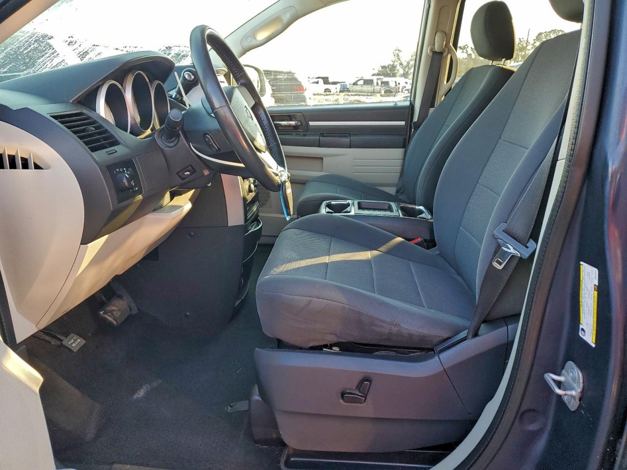 Lot #3302799976 2008 DODGE GRAND CARA