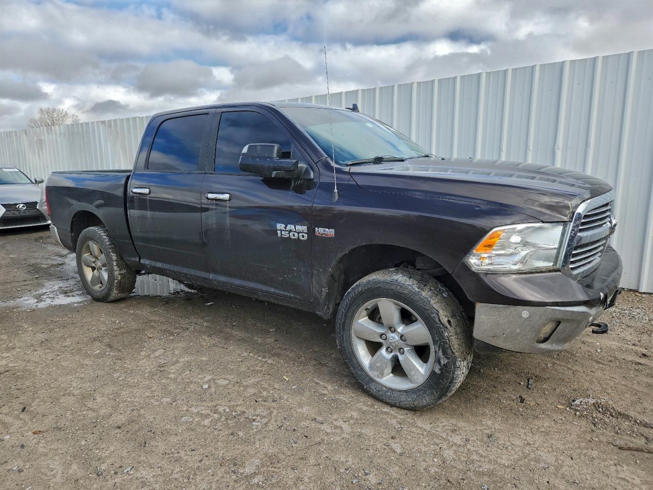 RAM 1500 SLT