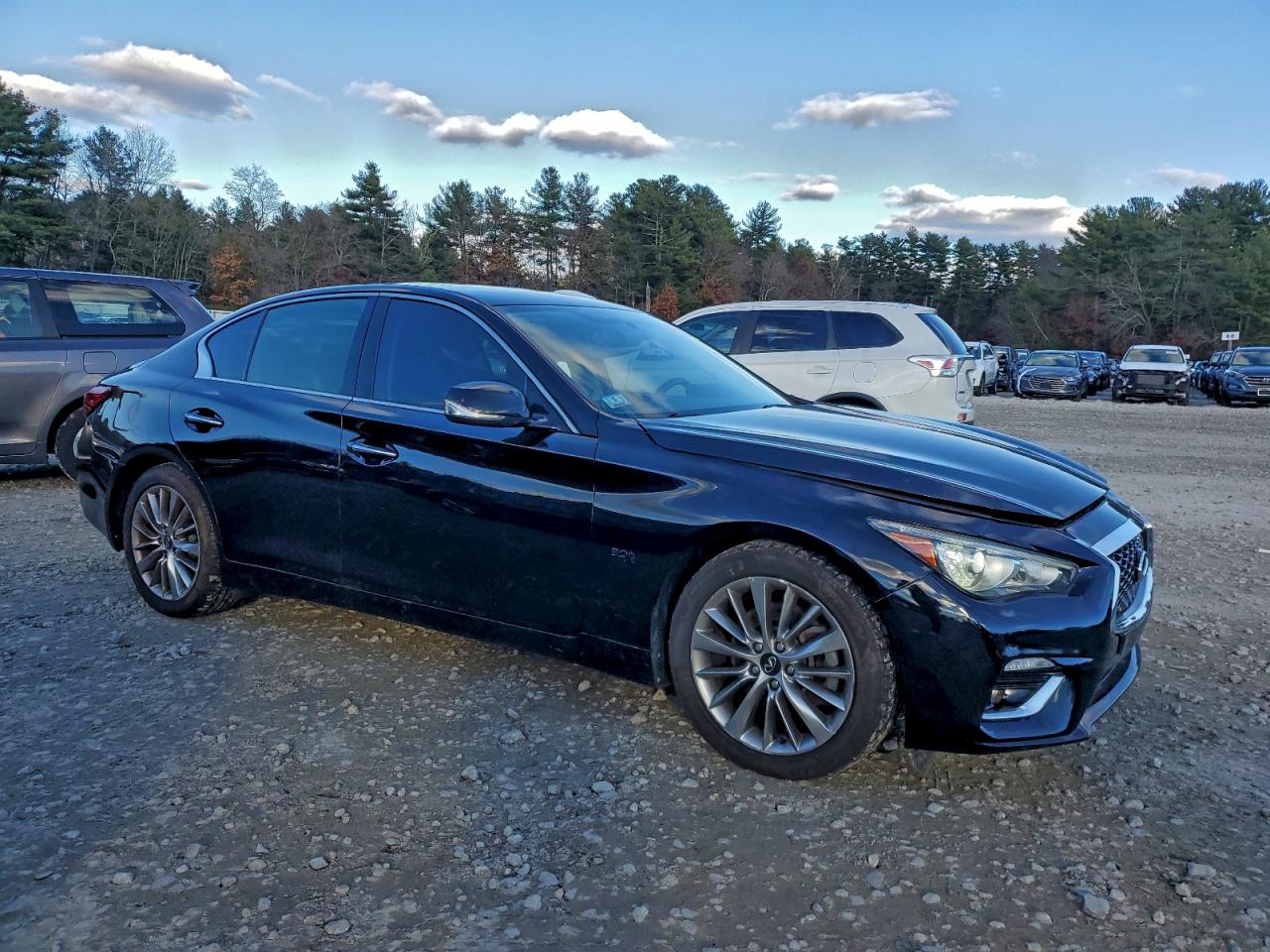 INFINITI Q50 LUXE
