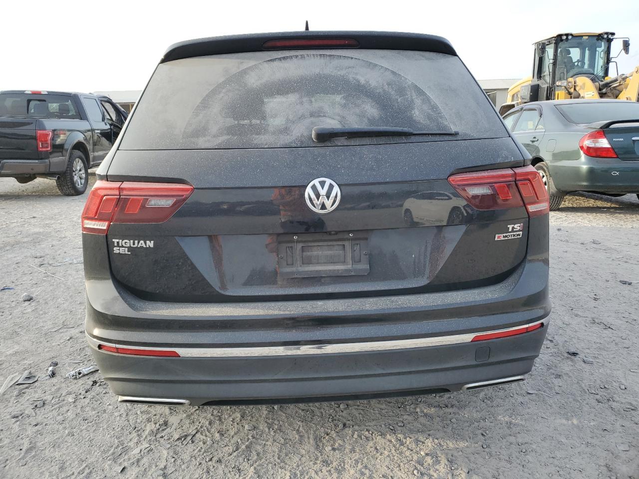 VOLKSWAGEN TIGUAN SE