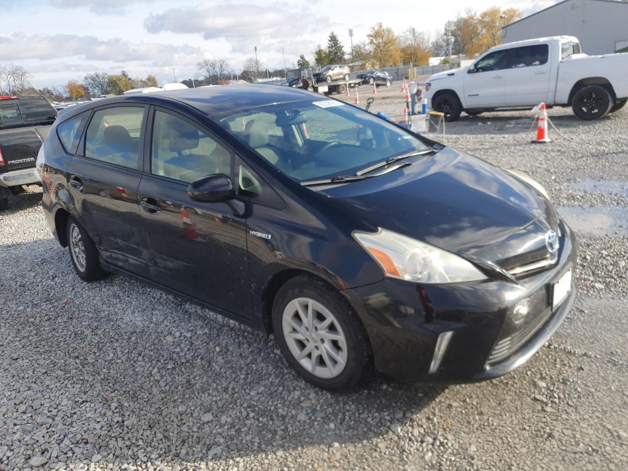 TOYOTA PRIUS V