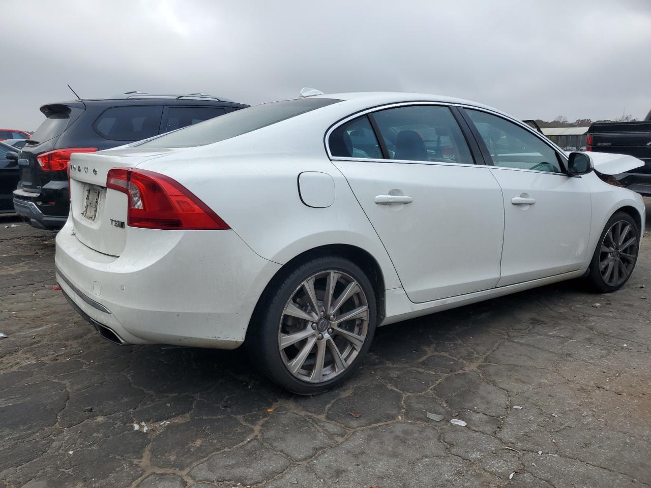 VOLVO S60 PREMIER