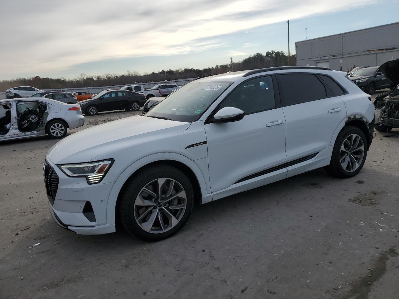 AUDI E-TRON PREMIUM PLUS