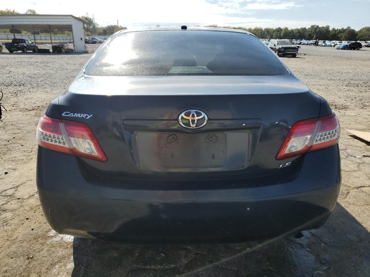 TOYOTA CAMRY BASE