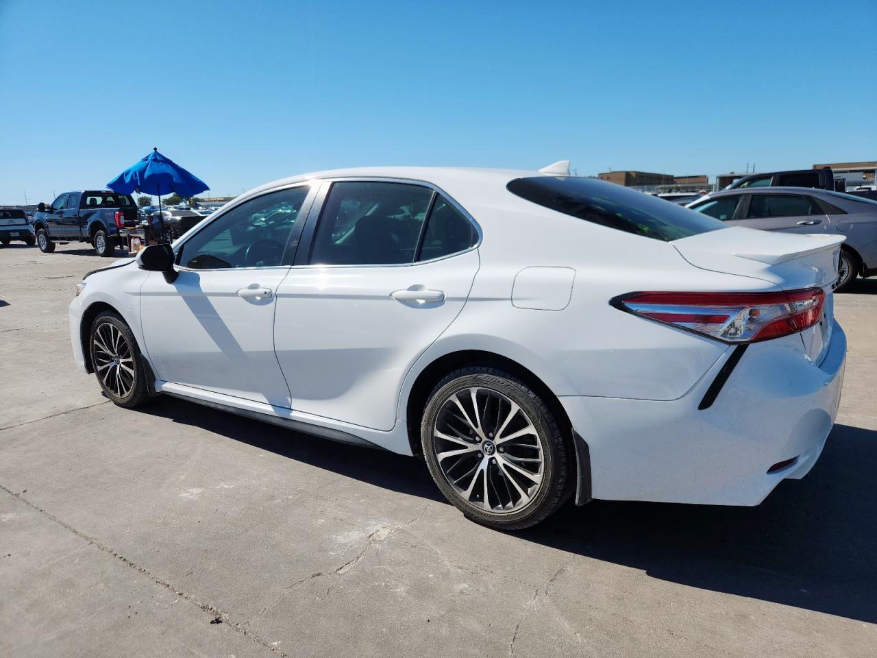 TOYOTA CAMRY SE