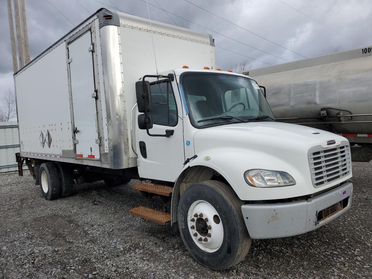 Lot #3291177979 2018 FREIGHTLINER M2