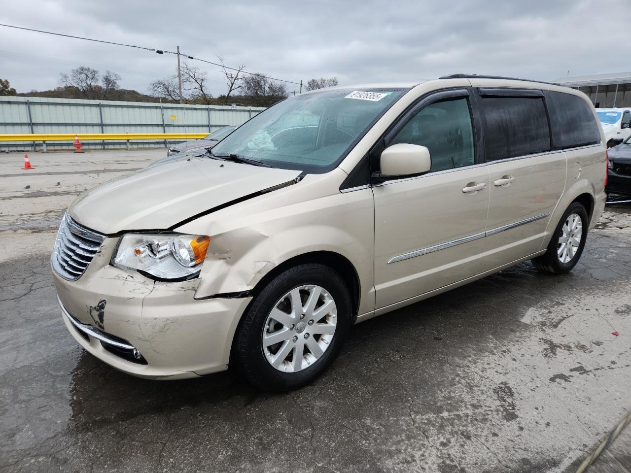 Lot #3302824944 2014 CHRYSLER TOWN & COU