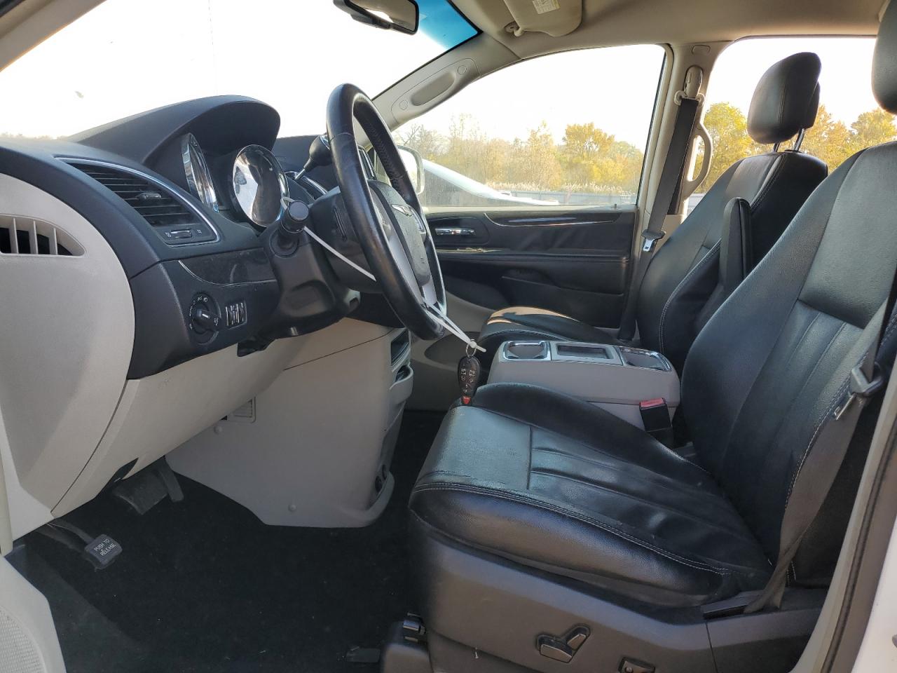 CHRYSLER TOWN & COUNTRY TOURING