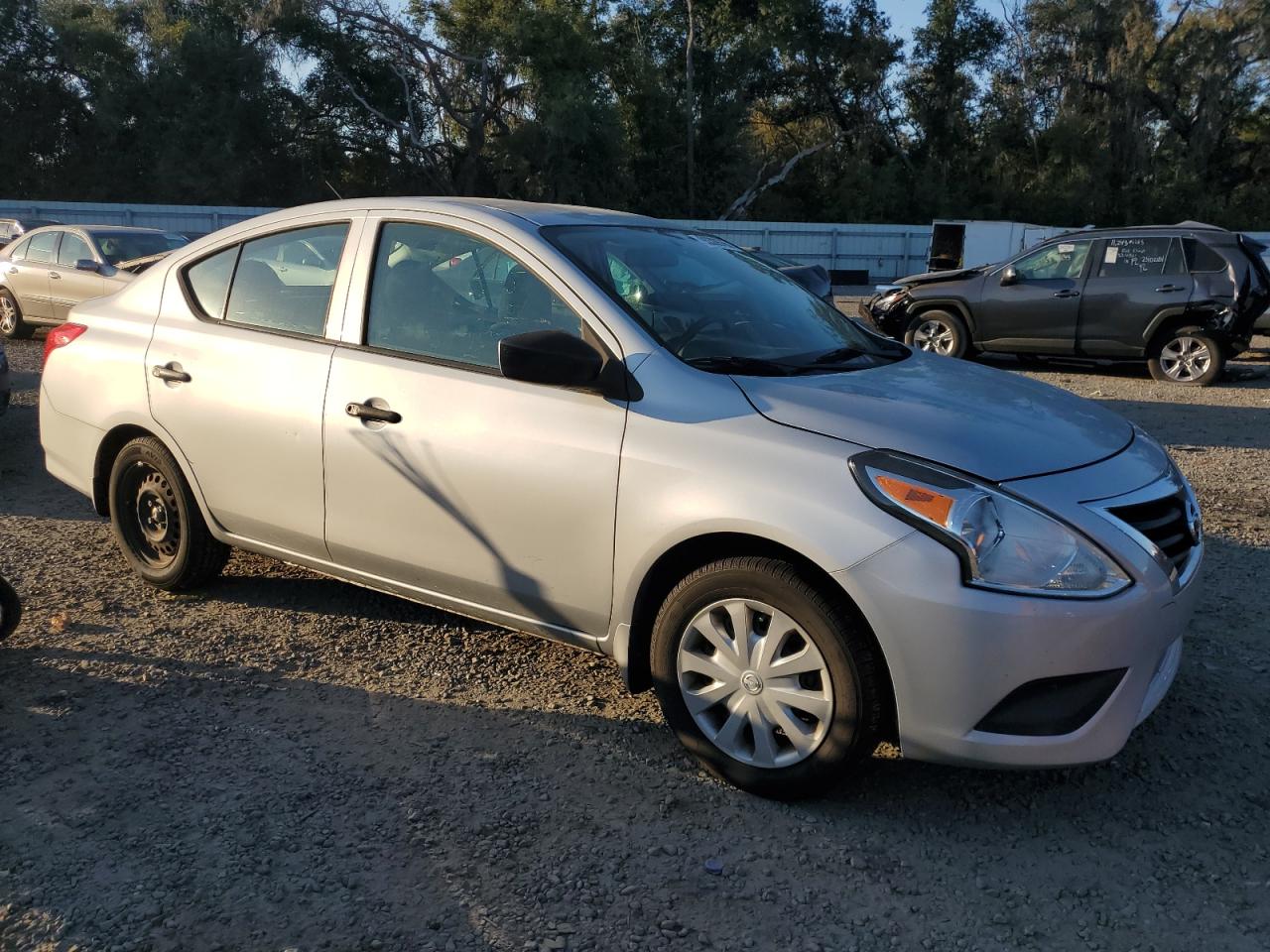 Lot #3302799965 2019 NISSAN VERSA S