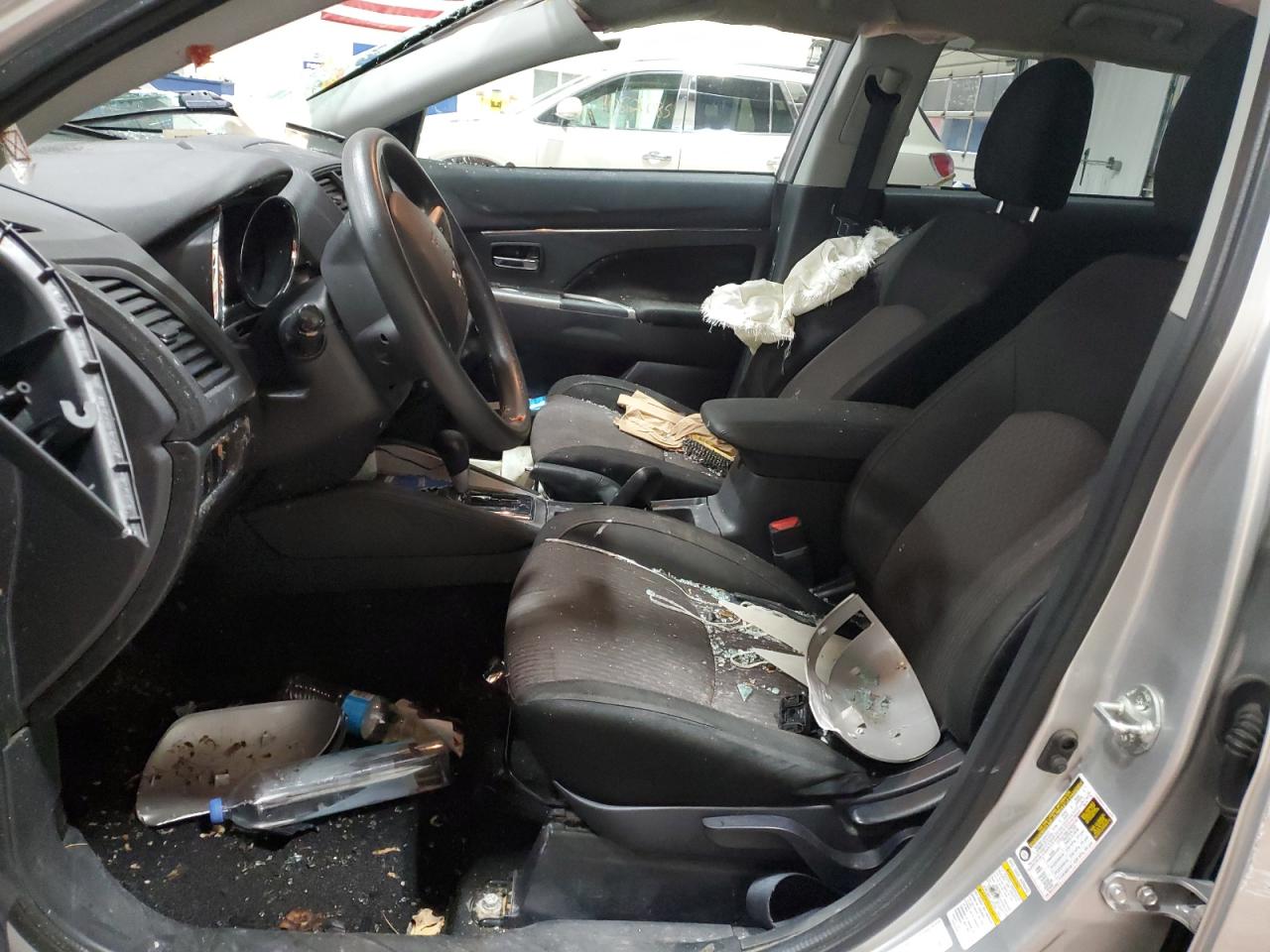 MITSUBISHI OUTLANDER ES