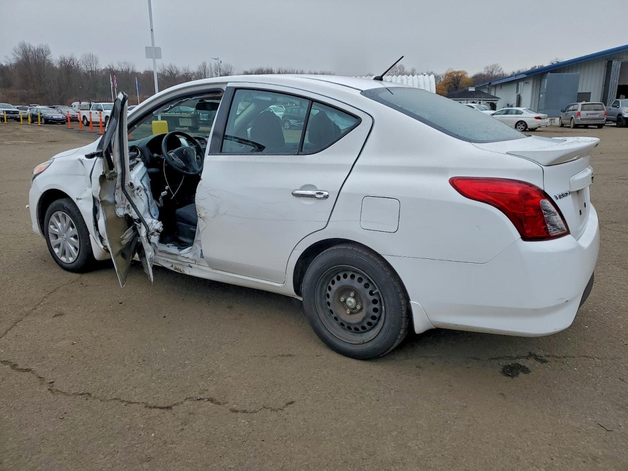 Lot #3315690714 2016 NISSAN VERSA S