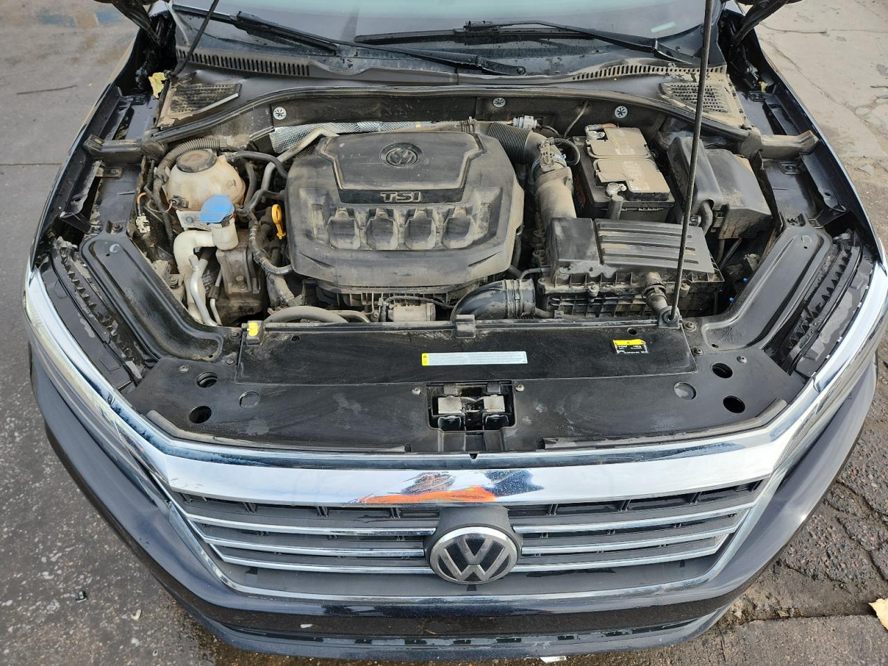 VOLKSWAGEN PASSAT SE