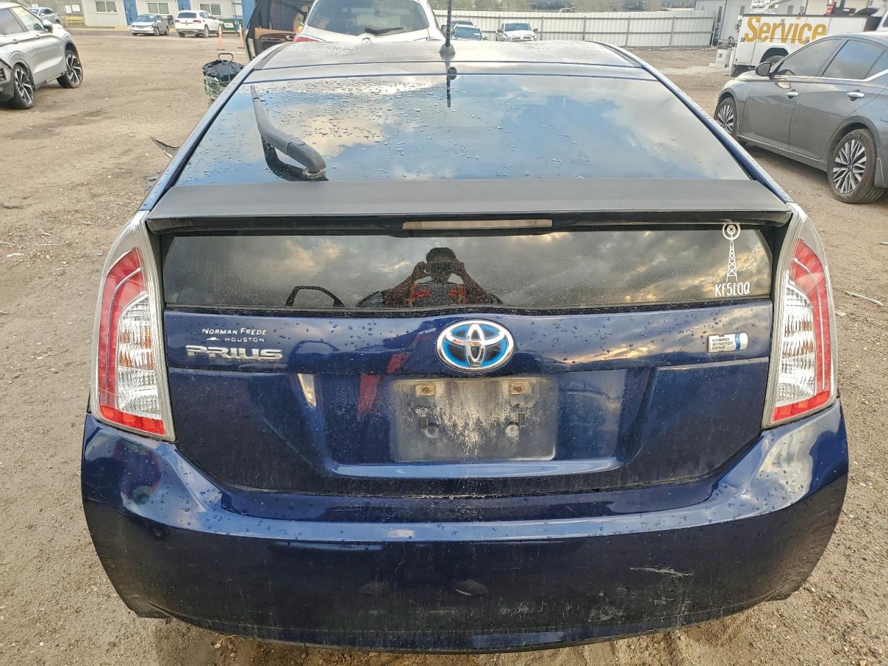 TOYOTA PRIUS