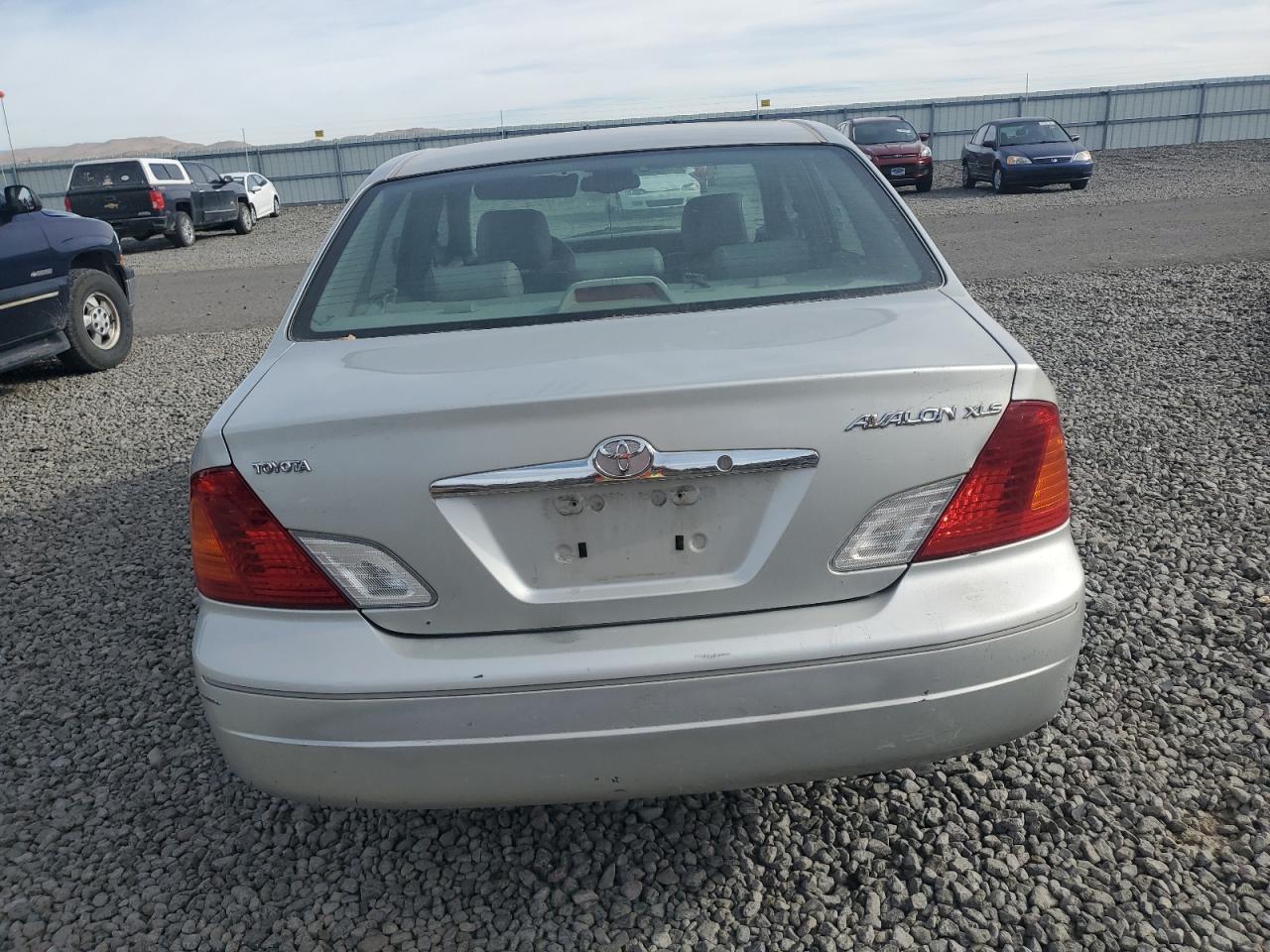 Lot #3285126402 2000 TOYOTA AVALON XL