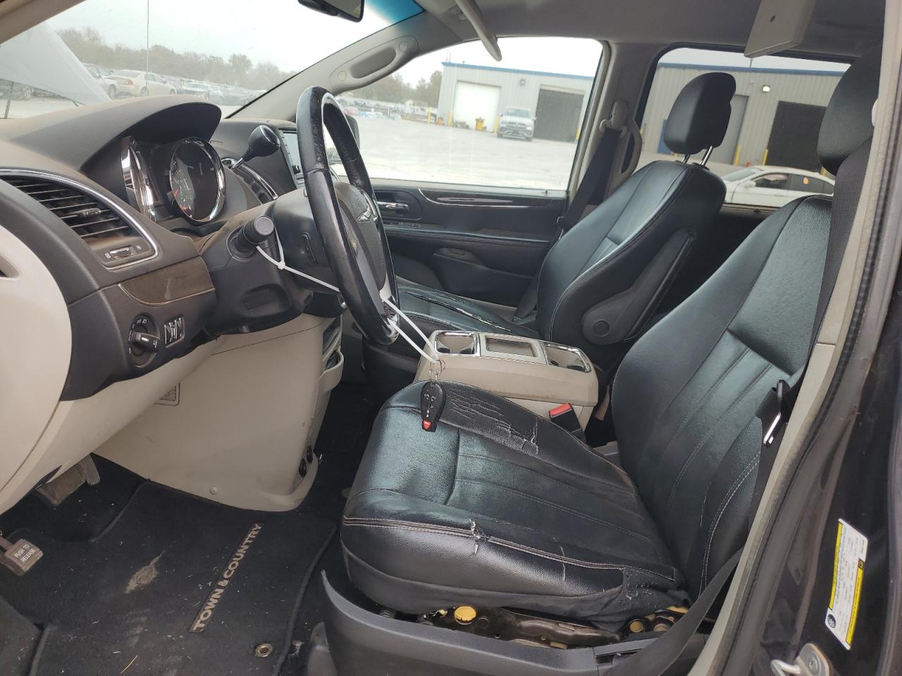 CHRYSLER TOWN & COUNTRY TOURING