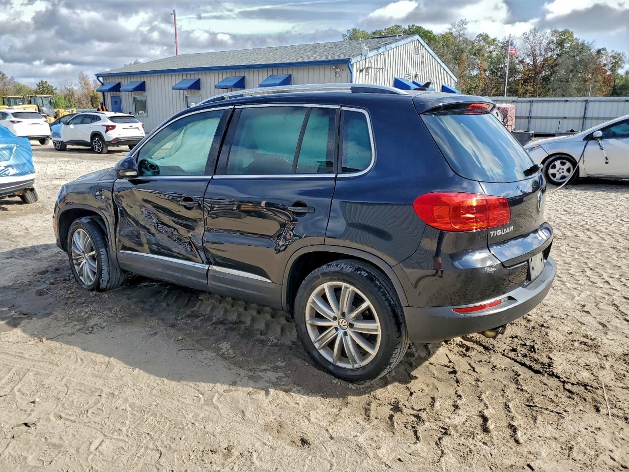 VOLKSWAGEN TIGUAN S