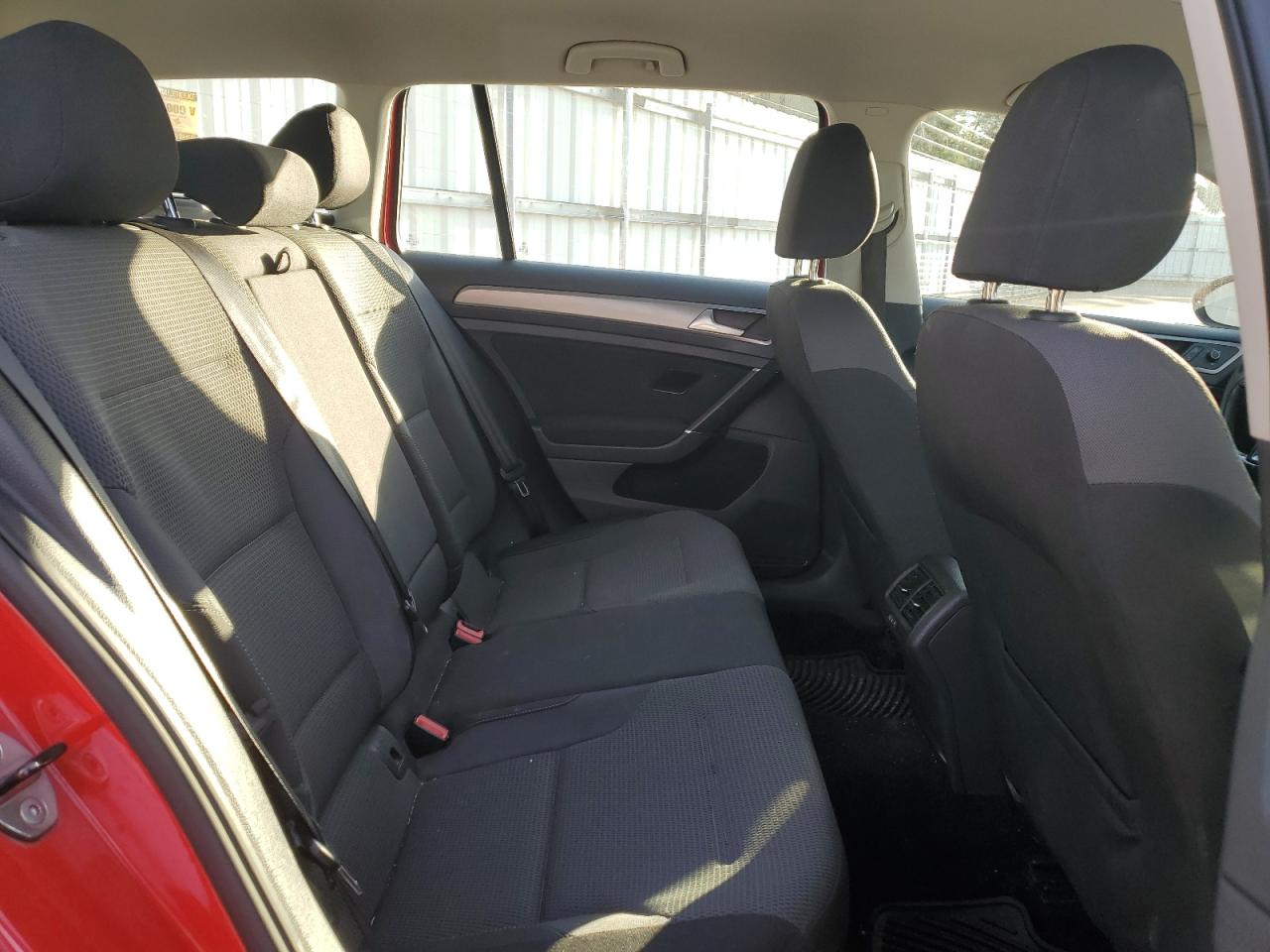 VOLKSWAGEN GOLF SPORTSVAN S