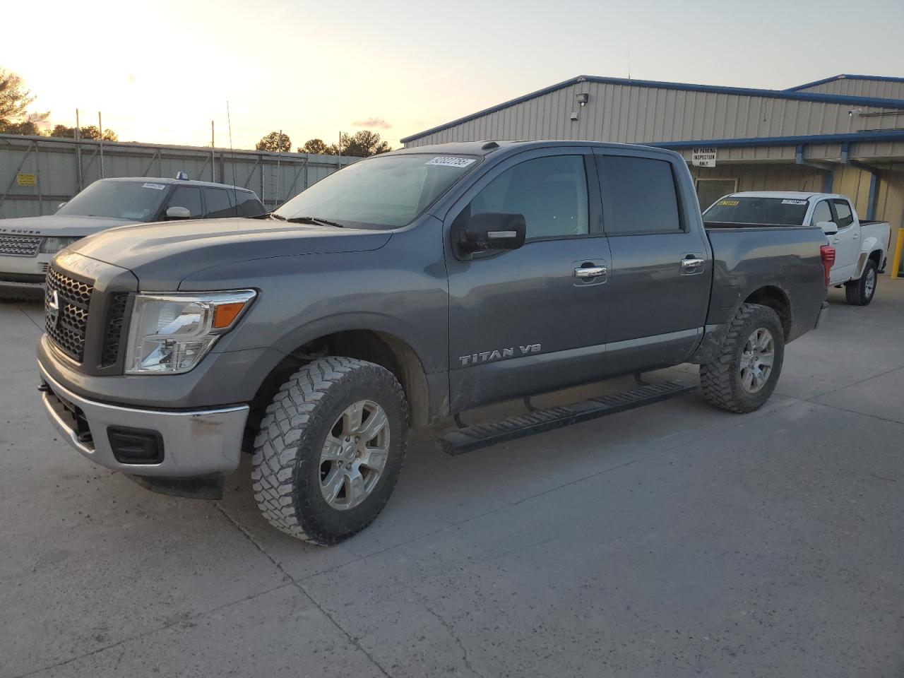 NISSAN TITAN S