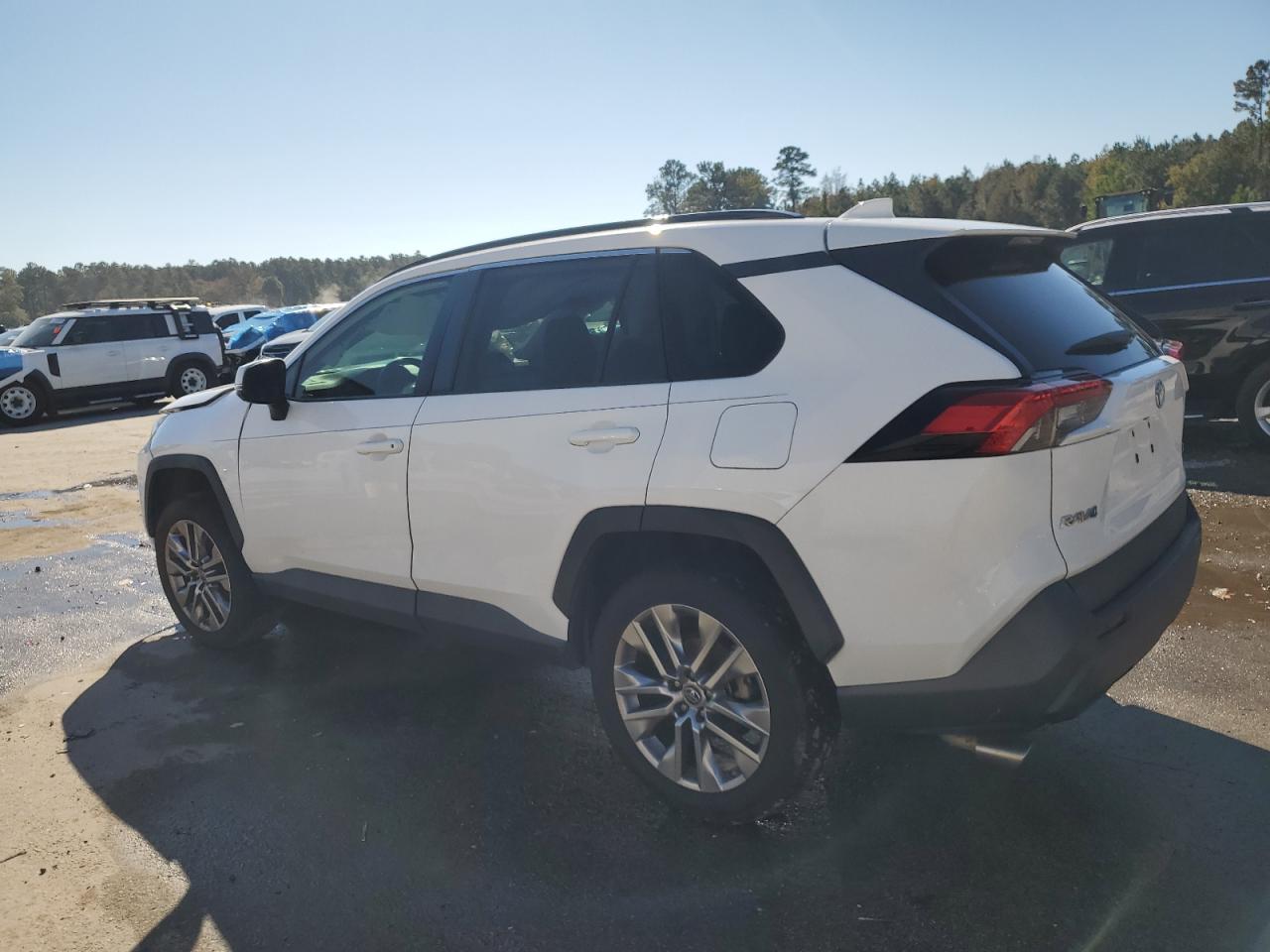 TOYOTA RAV4 XLE PREMIUM