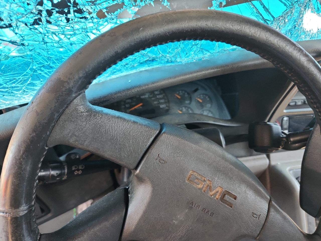 Lot #3297085491 2004 GMC YUKON