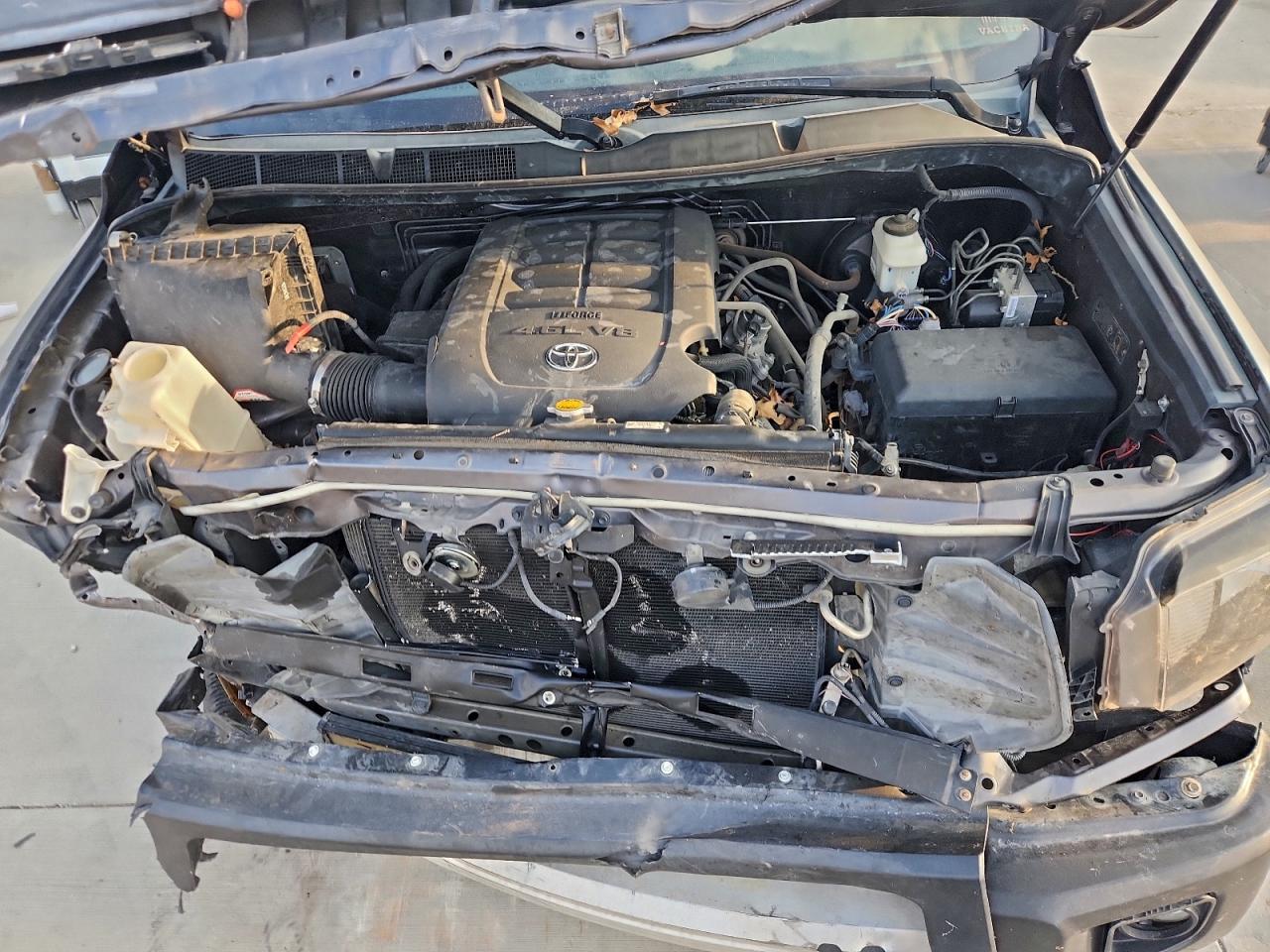 TOYOTA TUNDRA DOUBLE CAB SR