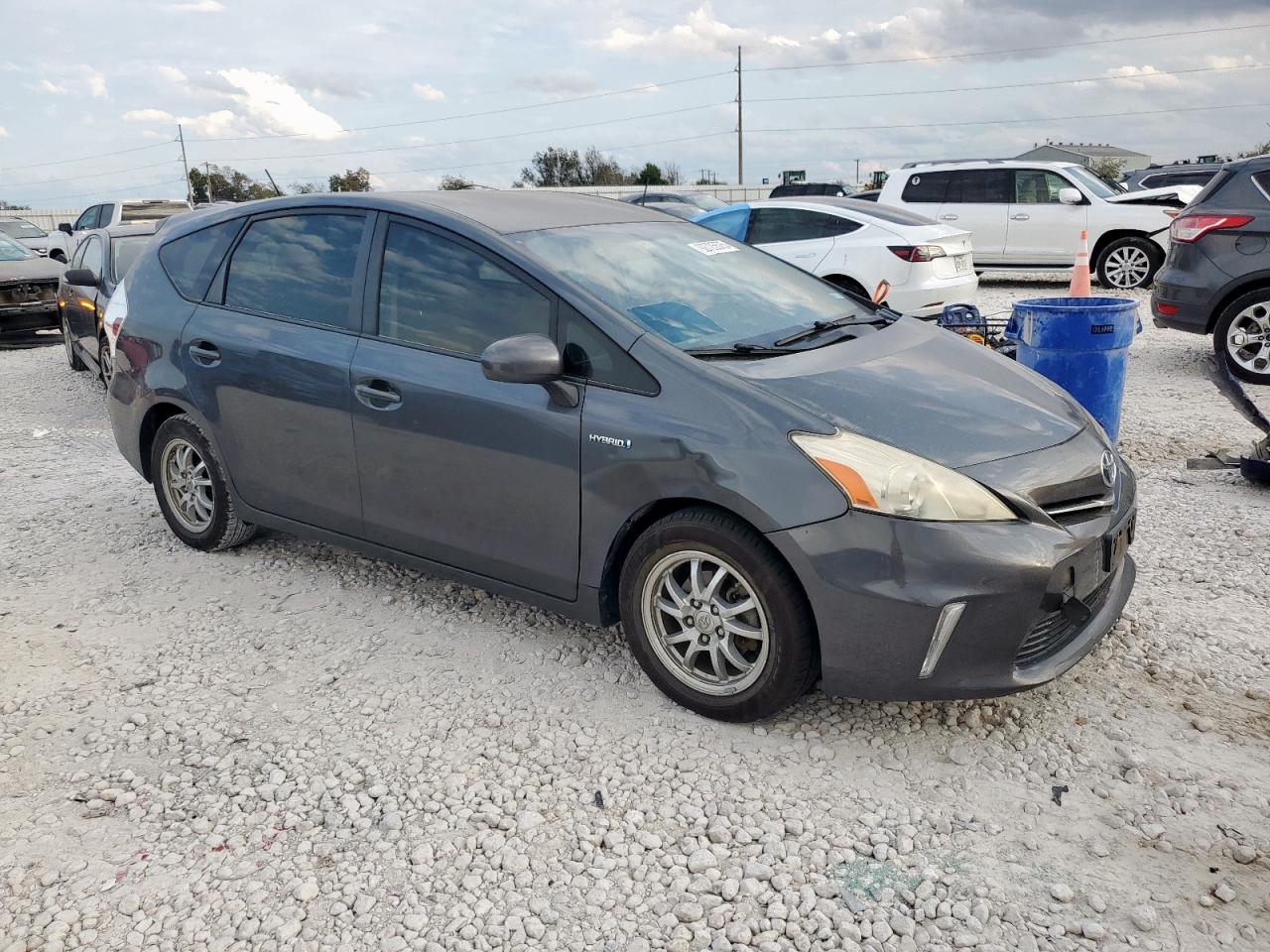 TOYOTA PRIUS V