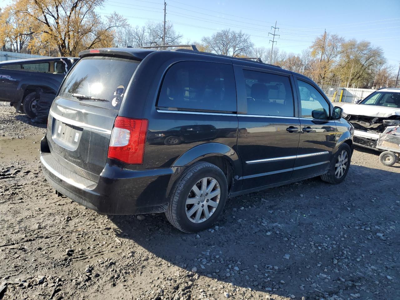 CHRYSLER TOWN & COUNTRY TOURING L
