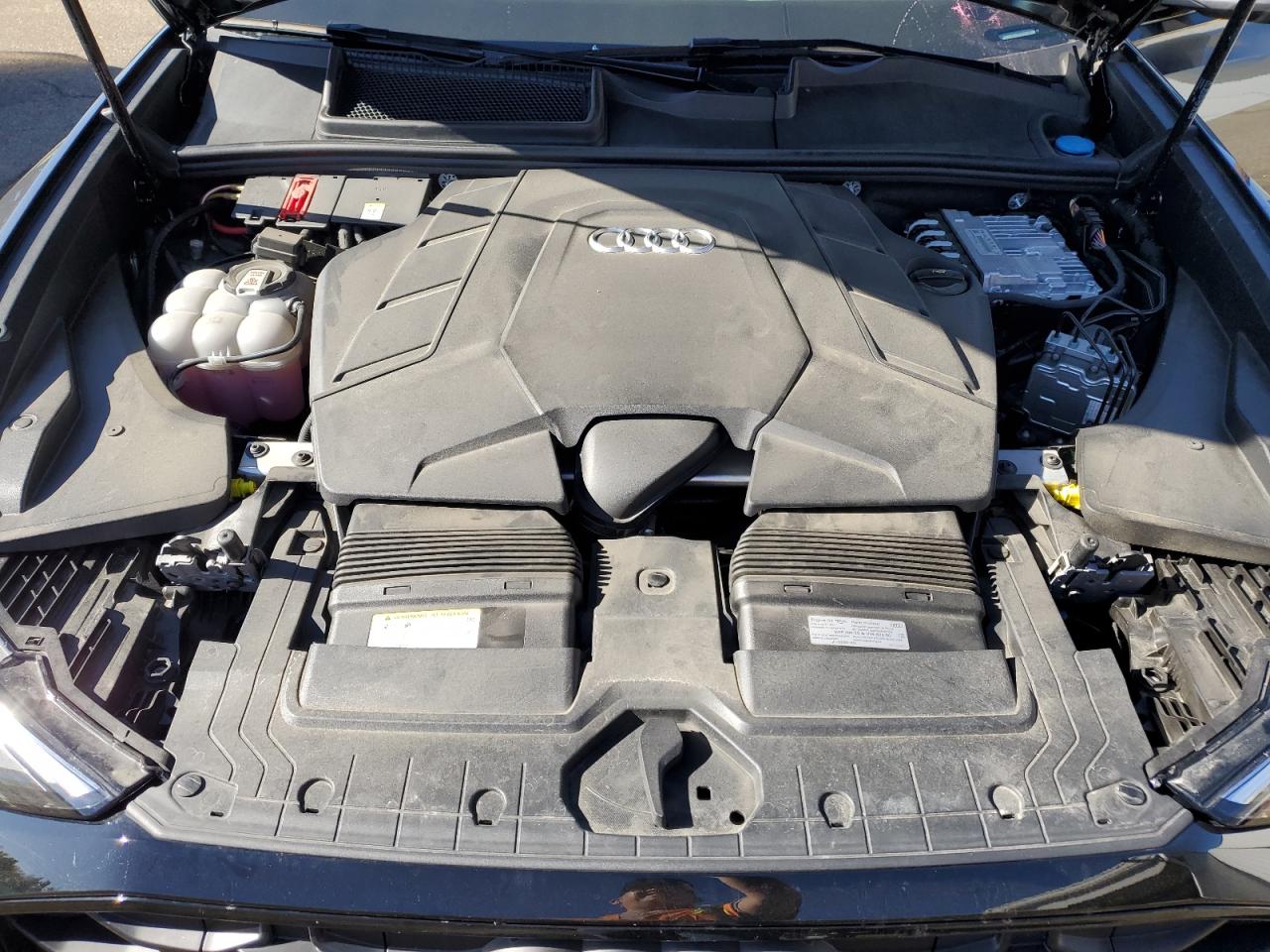 AUDI Q8 PREMIUM PLUS S-LINE