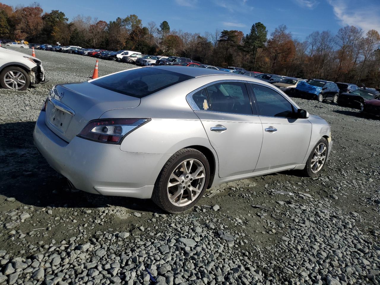 NISSAN MAXIMA S