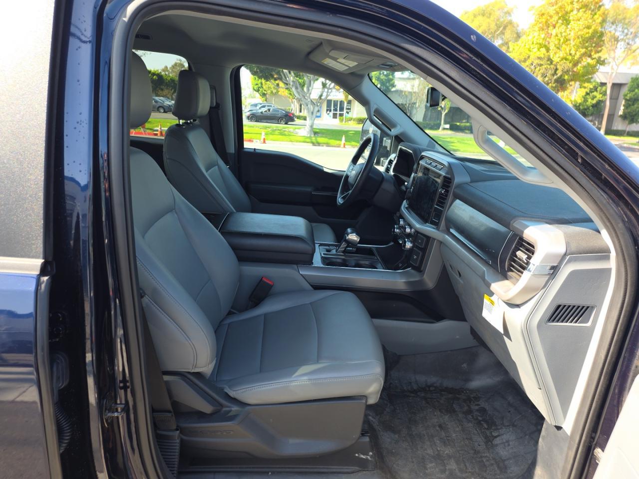 FORD F-150 LIGHTNING PRO