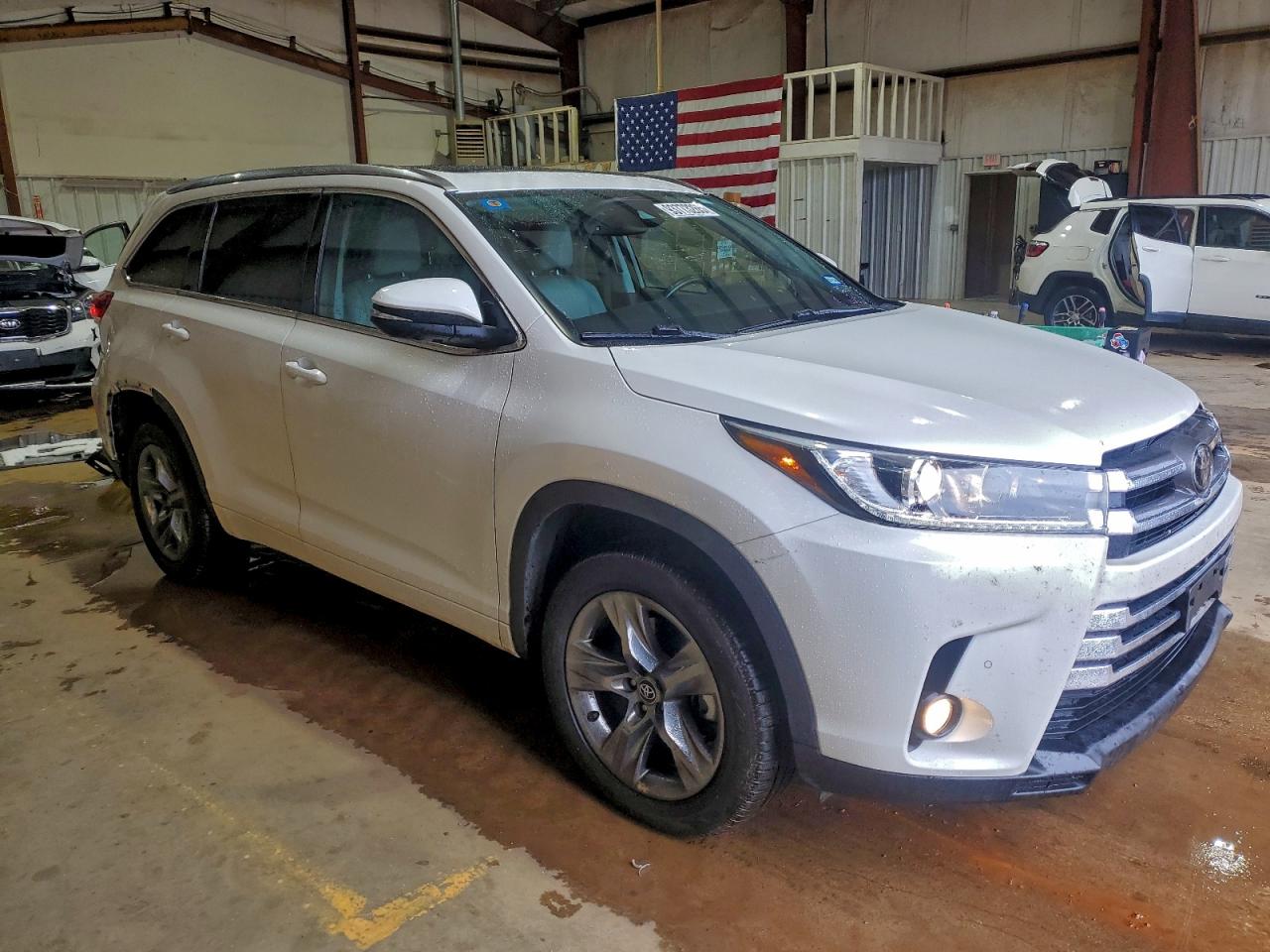 TOYOTA HIGHLANDER LIMITED